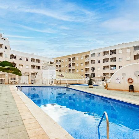 Amazing Apartment In Torrevieja With Kitchen 外观 照片