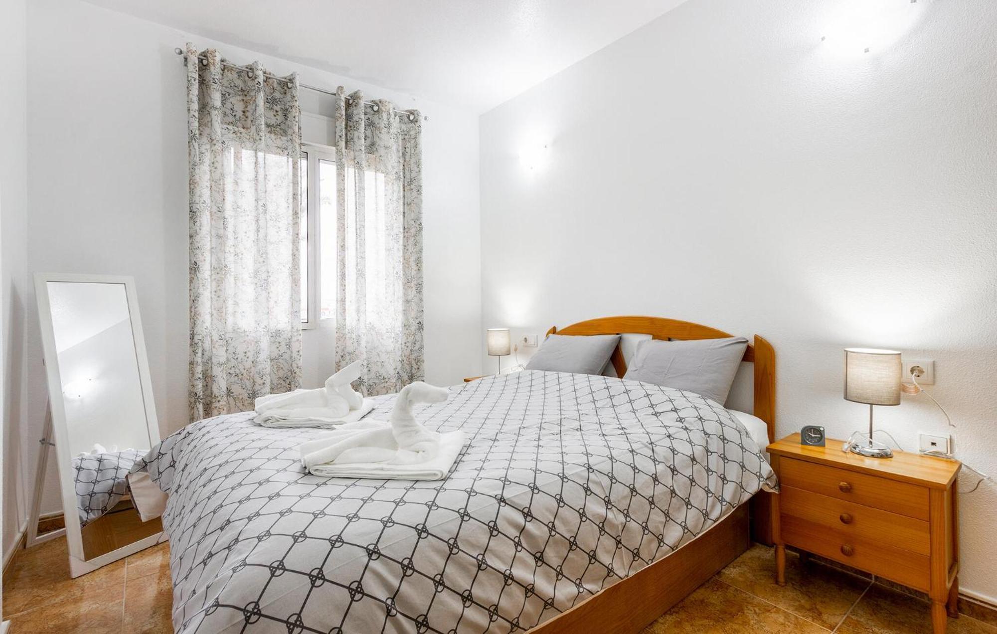 Amazing Apartment In Torrevieja With Kitchen 外观 照片